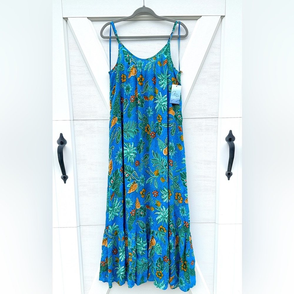 🔥 Closet Clearout!🔥 Goa Blue Floral Beach Cover Up
